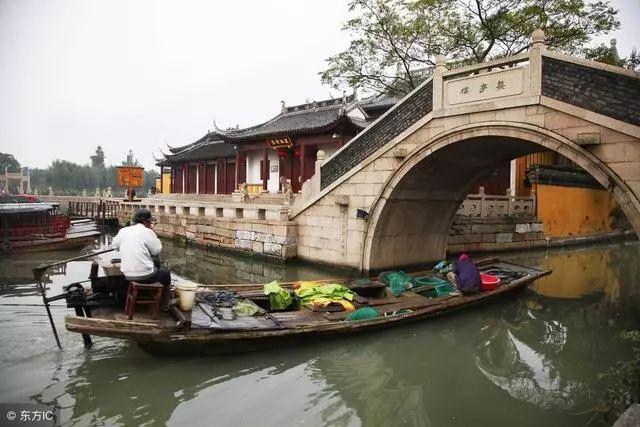 为什么男朋友偶尔会看前任QQ空间？